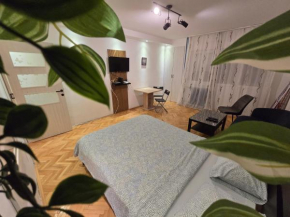 Azzurro Studio Apartment